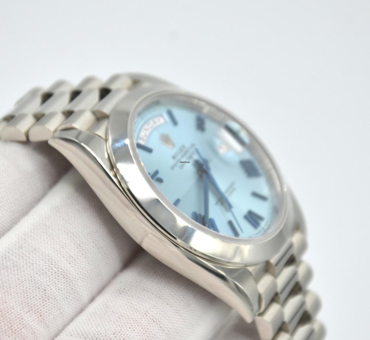 Rolex Day-date 40 Blue Roman Dial