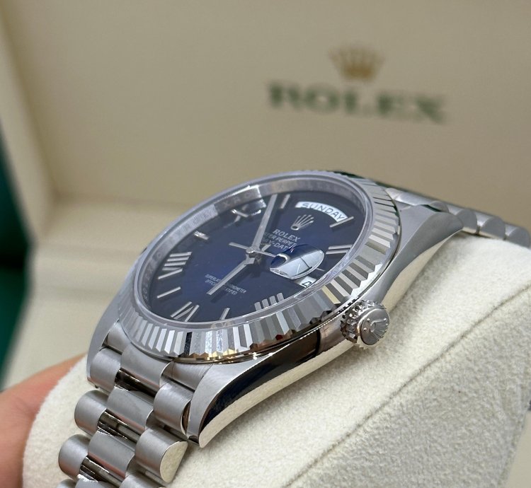 Rolex Day-date 40 Blue Roman Dial Ombr Blue