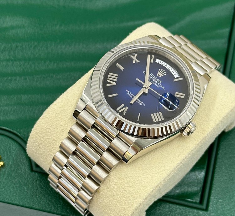 Rolex Day-date 40 Blue Roman Dial Ombr Blue