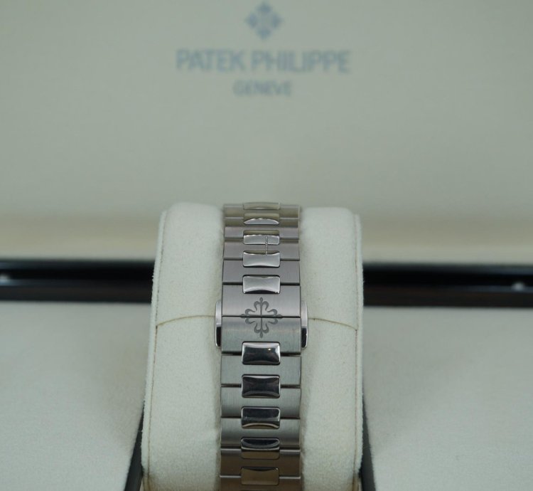 Patek Philippe Nautilus 5740 1g-001