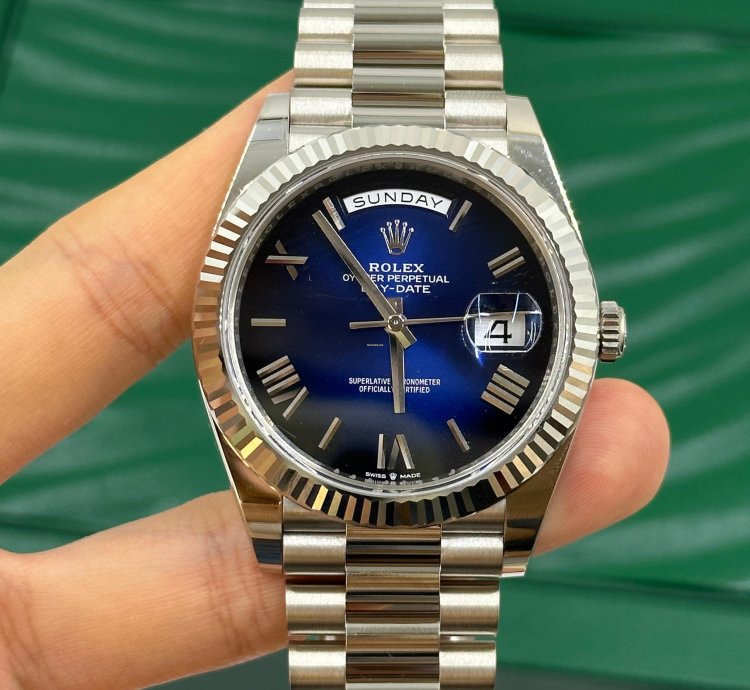 Rolex Day-date 40 Blue Roman Dial Ombr Blue