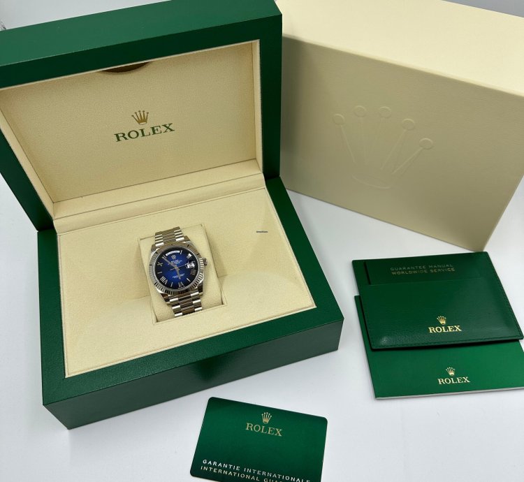 Rolex Day-date 40 Blue Roman Dial Ombr Blue