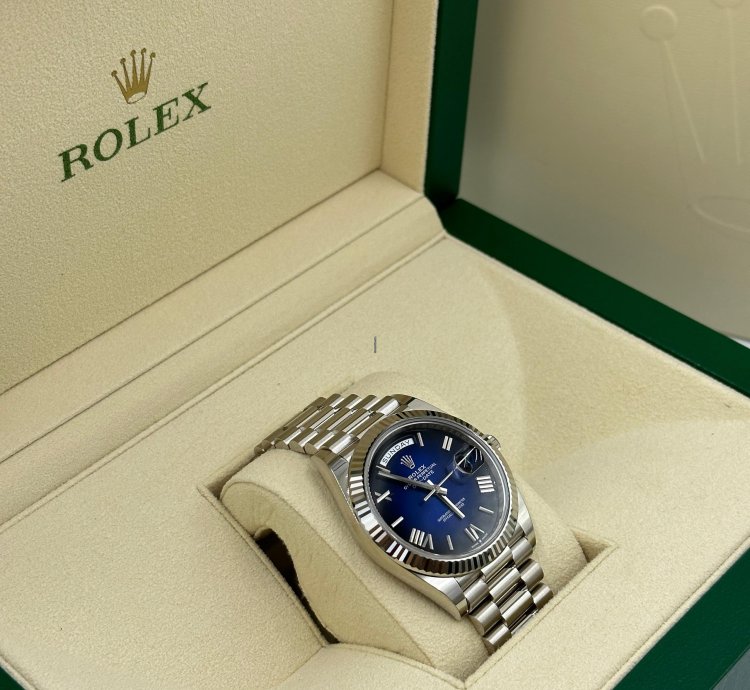 Rolex Day-date 40 Blue Roman Dial Ombr Blue