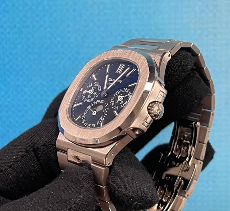 Patek Philippe Nautilus 5740 1g-001 Blue Nautilus