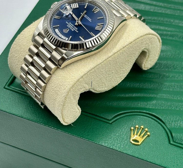 Rolex Day-date 40 Blue Roman Dial White Gold President