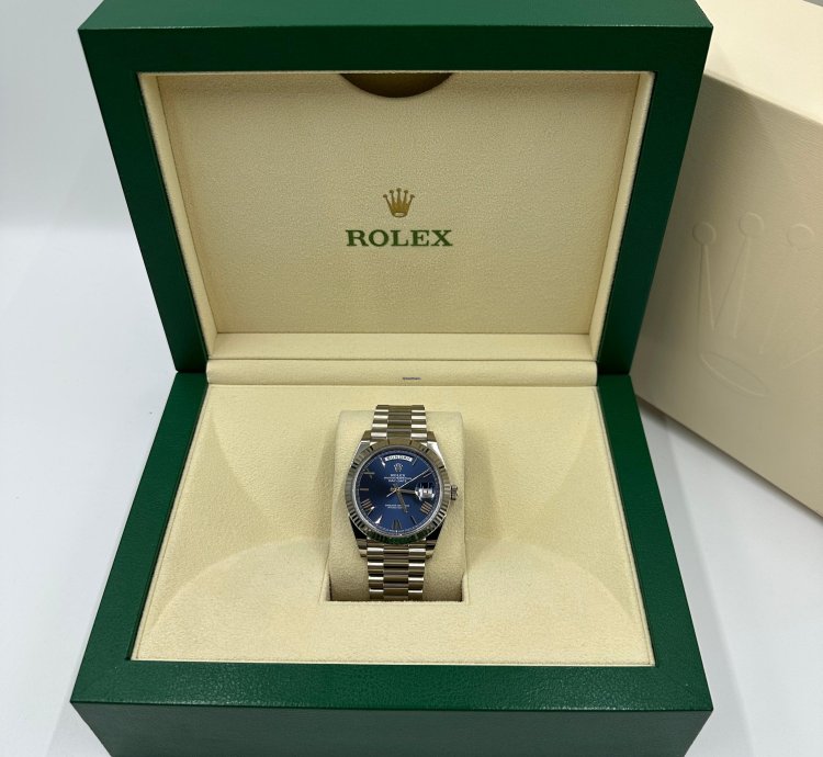 Rolex Day-date 40 Blue Roman Dial White Gold President