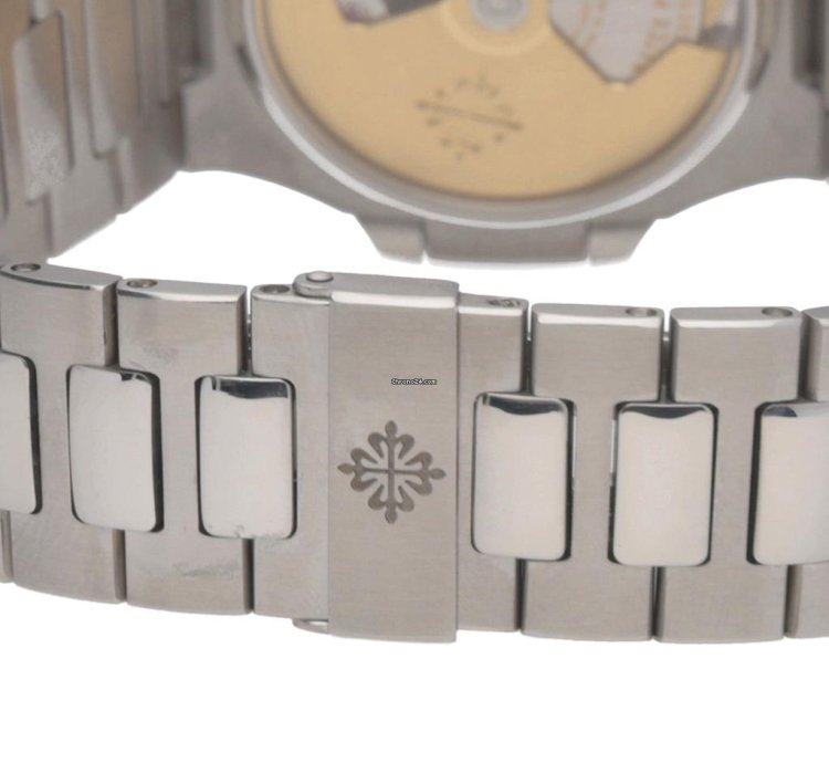 Patek Philippe Nautilus 5800 1a-001