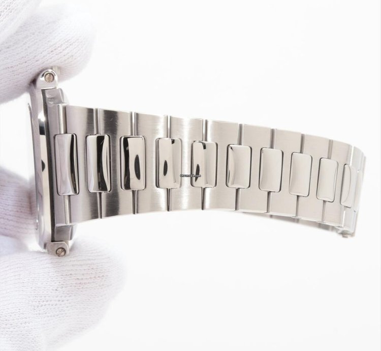 Patek Philippe Nautilus 5800 1a-001 Automatic Steel Very Good