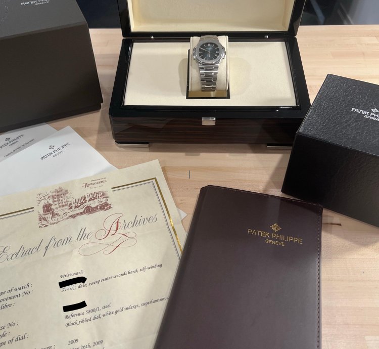Patek Philippe Nautilus 5800 Archive Papers Excellent Condition
