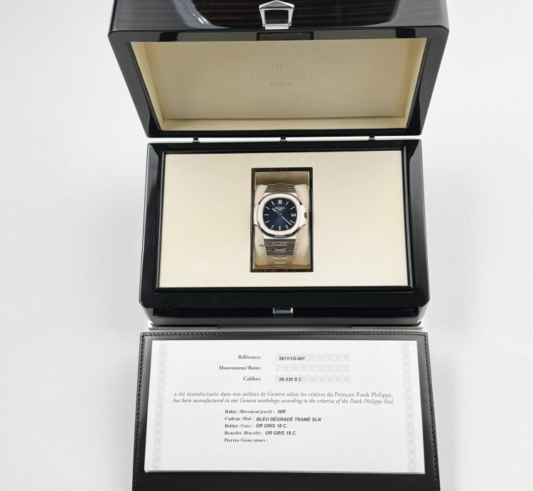 Patek Philippe Nautilus 5811 1g-001 White Gold Blue Dial 2022