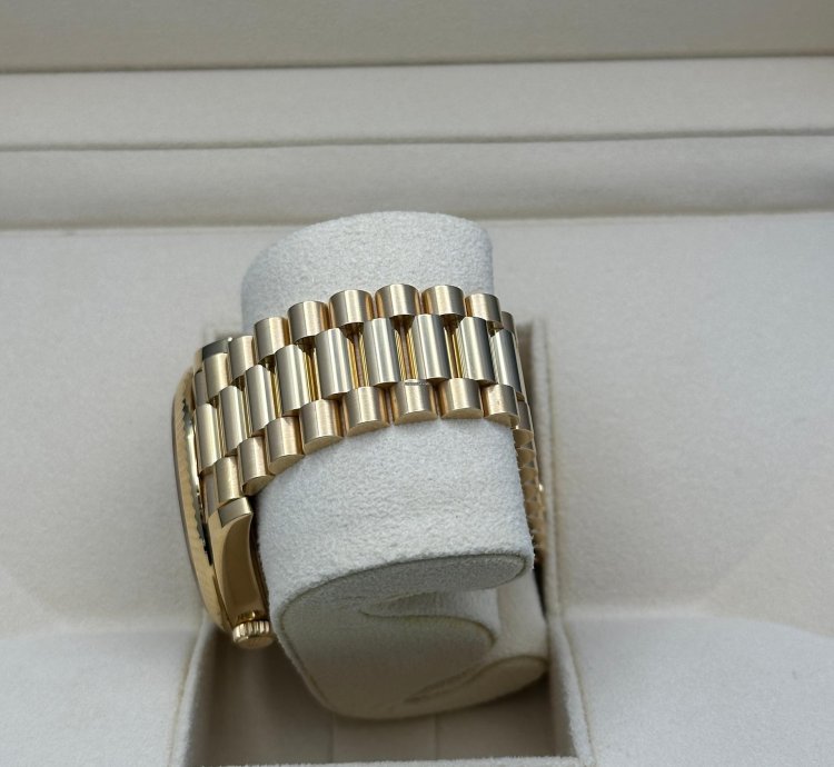 Rolex Day-date 40 Champagne Baguette