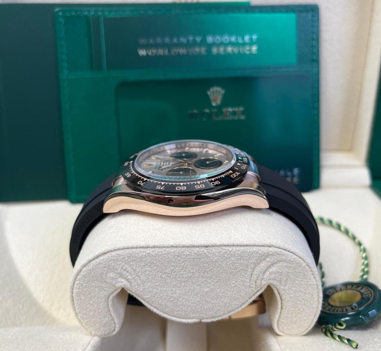 Rolex Daytona Cosmograph Daytona Rose Gold Dial Black Subdials Oysterflex 116515ln
