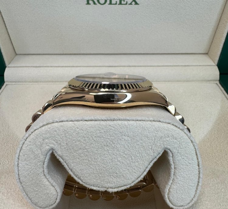 Rolex Day-date 40 Champagne Baguette Dial