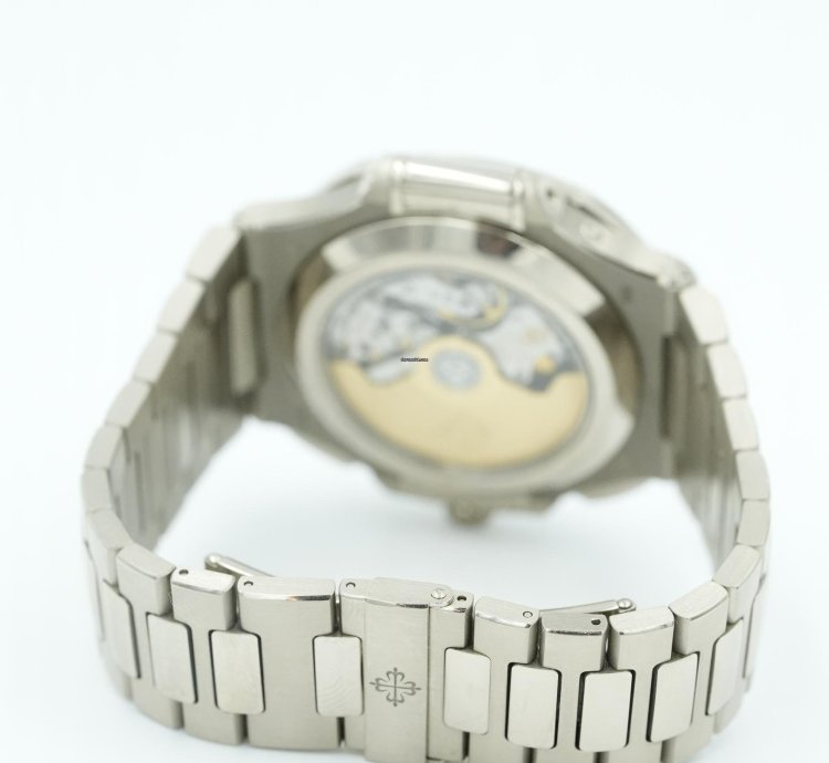 Patek Philippe Nautilus 5976 1g-001