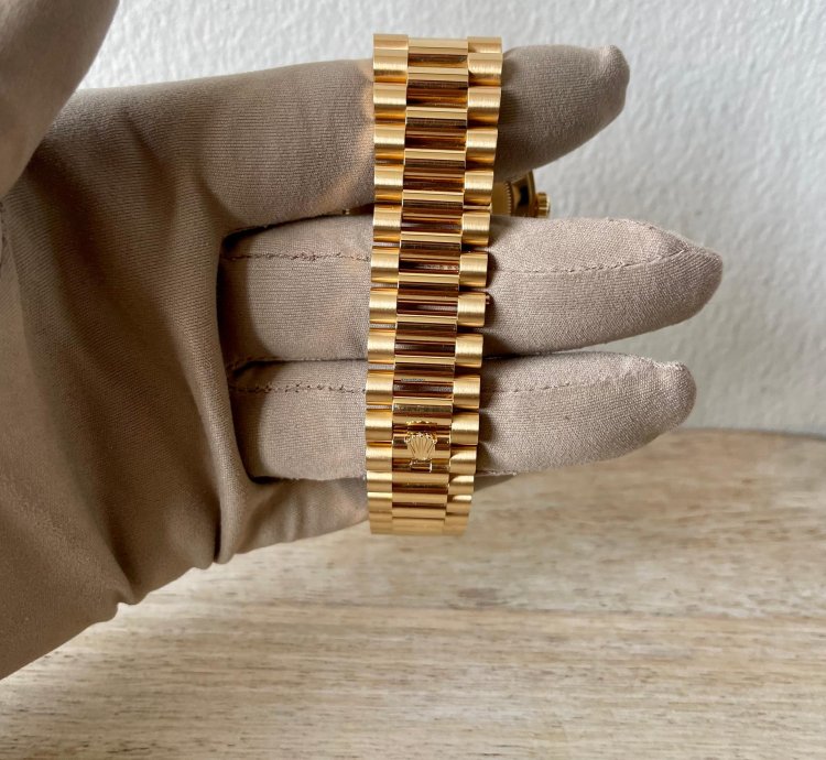 Rolex Day-date 40 Champagne Dial