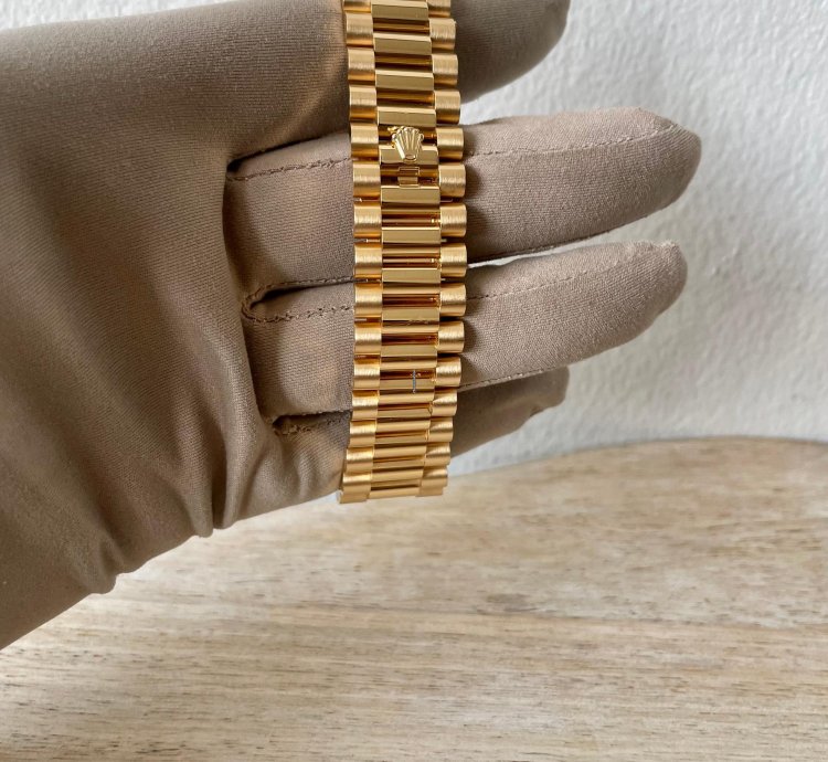 Rolex Day-date 40 Champagne Dial