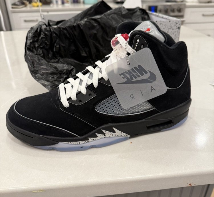 Air Jordan 5 Reimagined Size 11 5