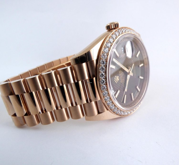 Rolex Day-date 40 Choco Dial Everrose Diamond Bezel