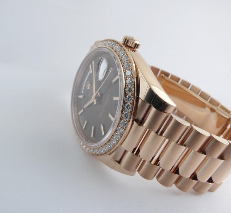 Rolex Day-date 40 Choco Dial Everrose Diamond Bezel