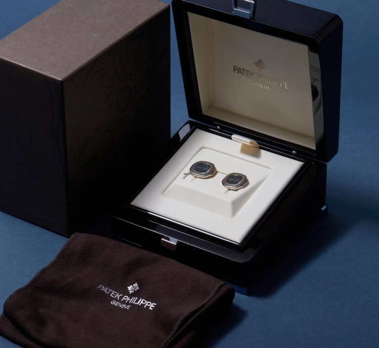 Patek Philippe Nautilus 5980 1a-001 - Box Papers - With Patek Cufflinks - 2008