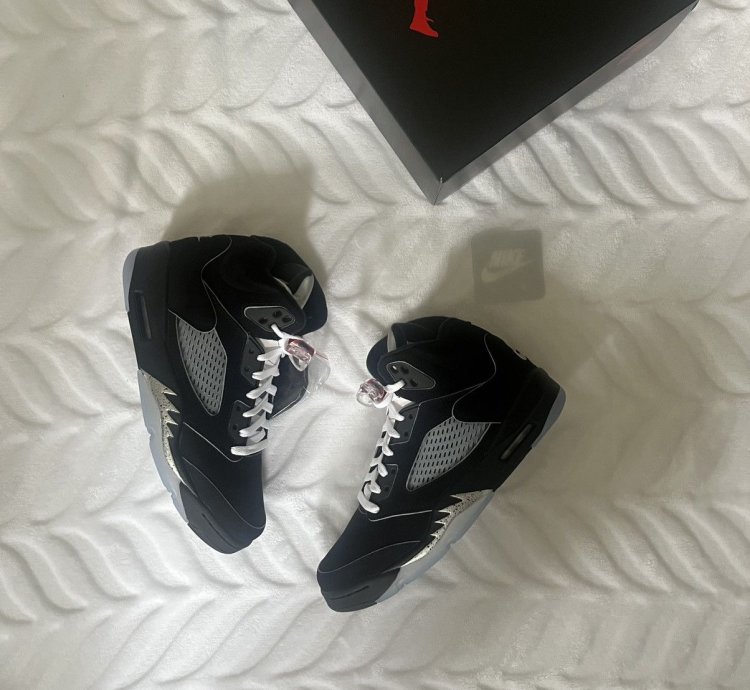 Air Jordan 5 Retro Og Black Metallic Reimagined