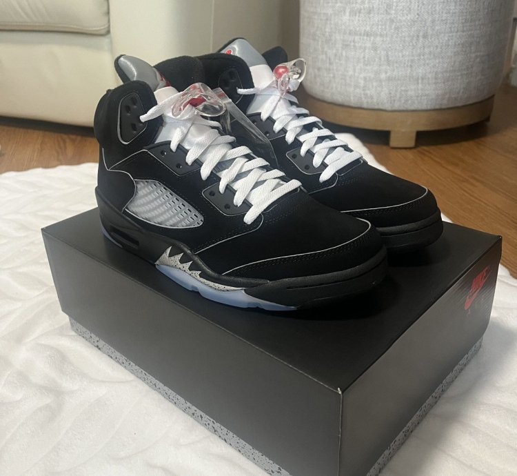 Air Jordan 5 Retro Og Black Metallic Reimagined