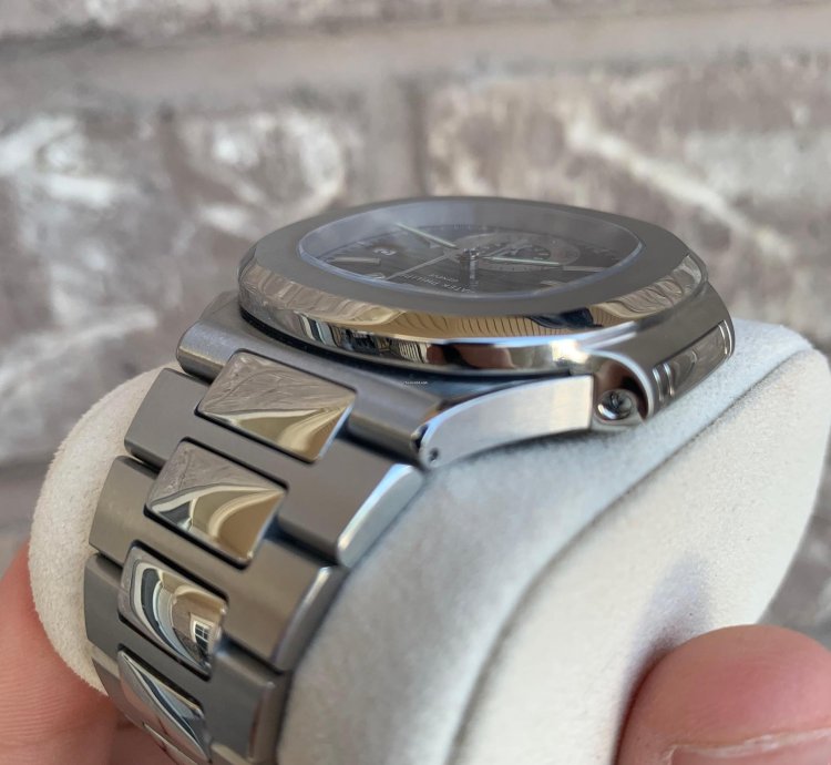 Patek Philippe Nautilus 5980 1a-001 Blue Nautilus