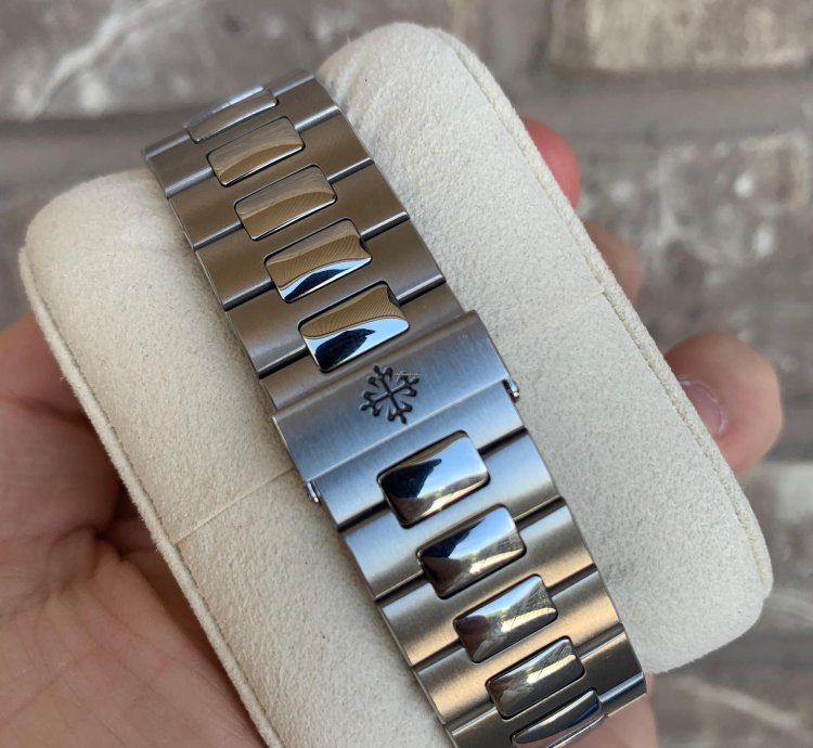 Patek Philippe Nautilus 5980 1a-001 Blue Nautilus