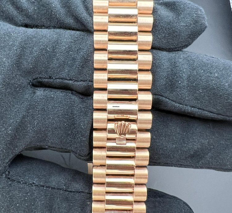 Rolex Day-date 40 Chocolate Baguette Dial Rose Gold