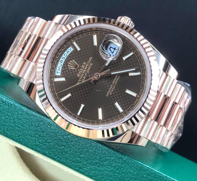 Rolex Day-date 40 Chocolate Diagonal Dial