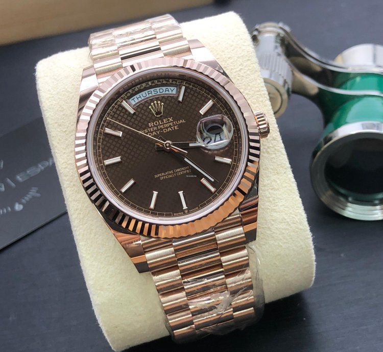 Rolex Day-date 40 Chocolate Diagonal Dial