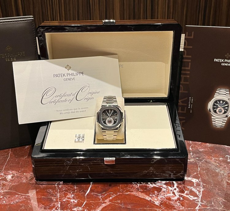 Patek Philippe Nautilus 5980 1a-014 Black Dial Never Polished Full Set Ita