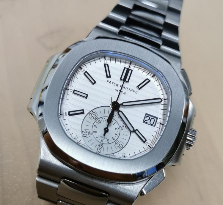 Patek Philippe Nautilus 5980 1a-019 White Nautilus