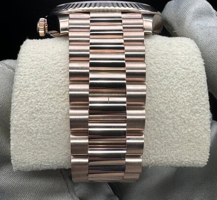 Rolex Day-date 40 Chocolate Roman Dial Unworn