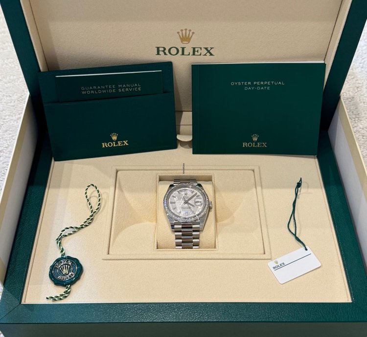 Rolex Day-date 40 Diamond Bezel Meteorite Mint 2023 Day-date 40 White Tag