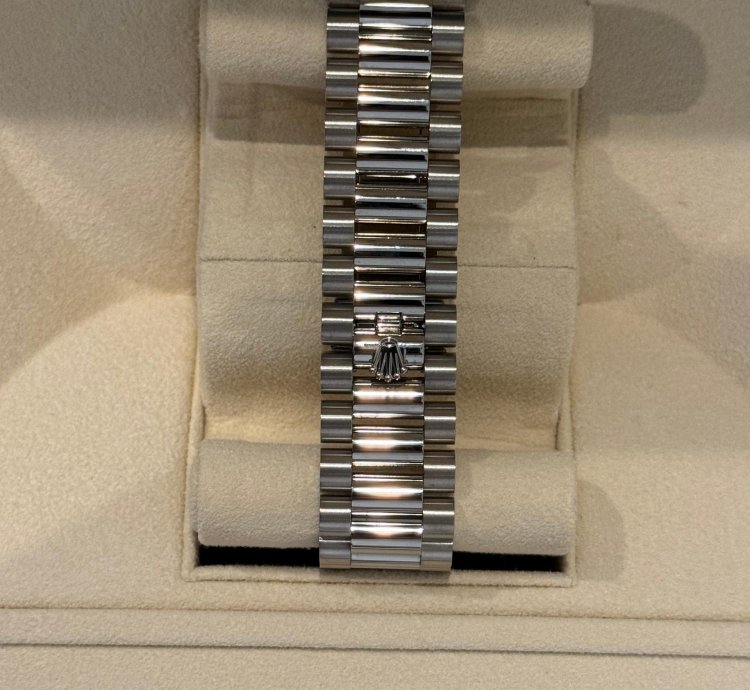 Rolex Day-date 40 Diamond Bezel Meteorite Mint 2023 Day-date 40 White Tag