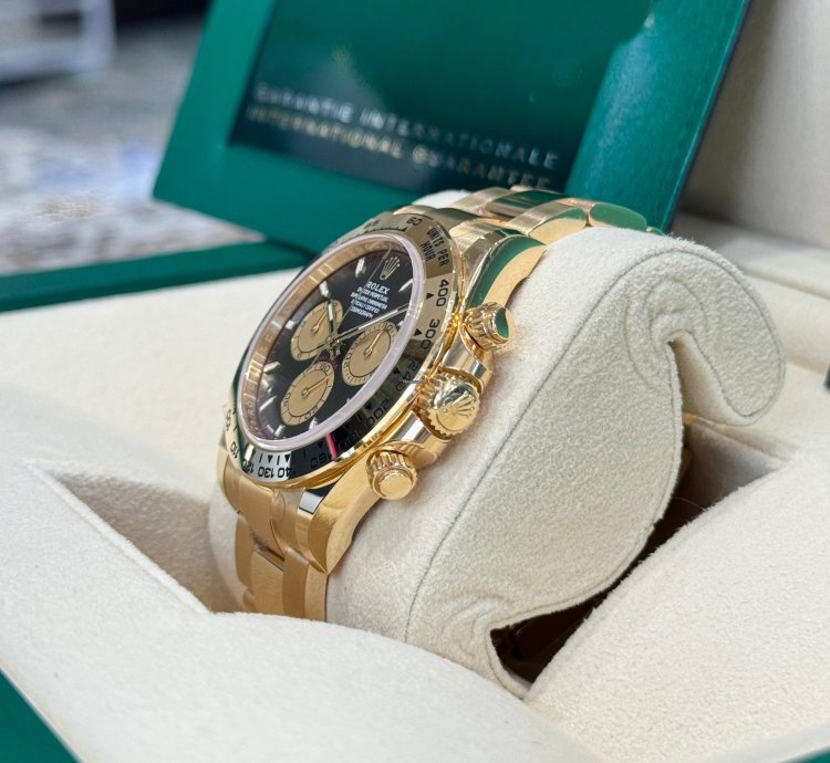 Rolex Daytona Cosmograph Daytona Yellow Gold Black Dial 2024