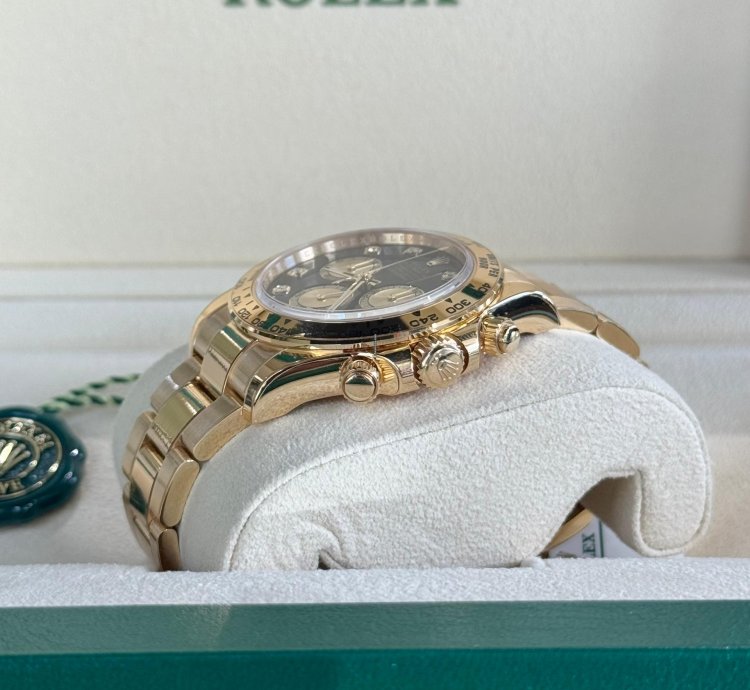 Rolex Daytona Cosmograph Daytona Yellow Gold Black Diamond Dial 2024