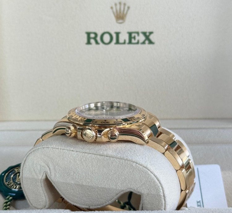 Rolex Daytona Cosmograph Daytona Yellow Gold Black Diamond Dial 2024