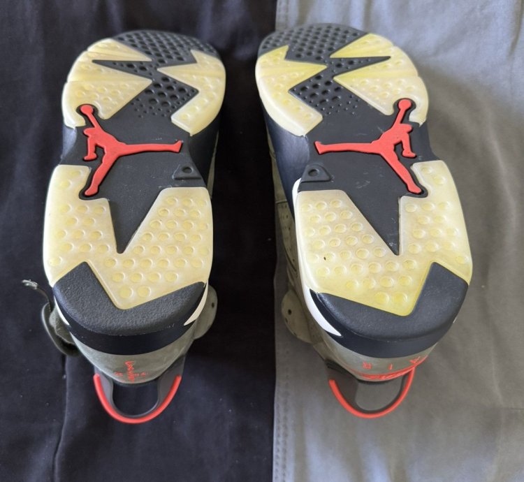 Air Jordan 6 Retro Travis Scott Olive