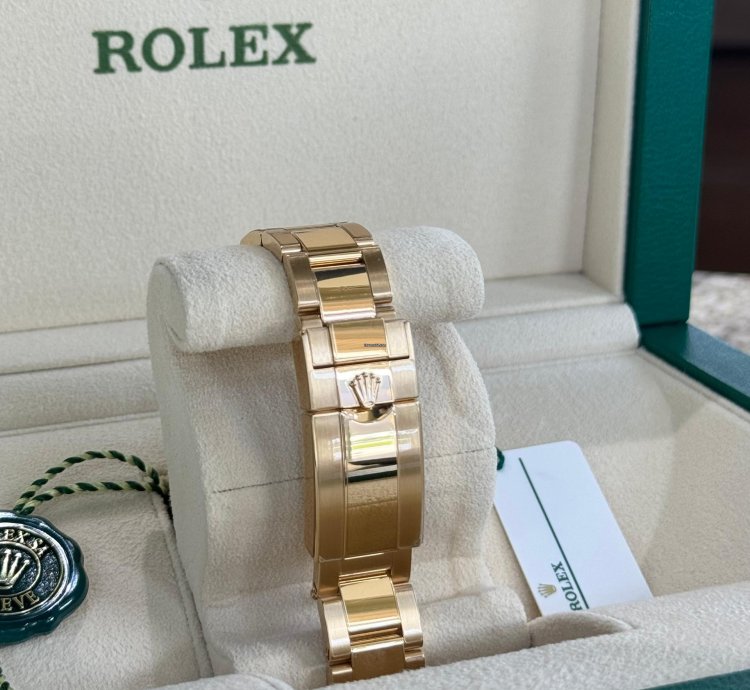 Rolex Daytona Cosmograph Daytona Yellow Gold Black Diamond Dial 2024