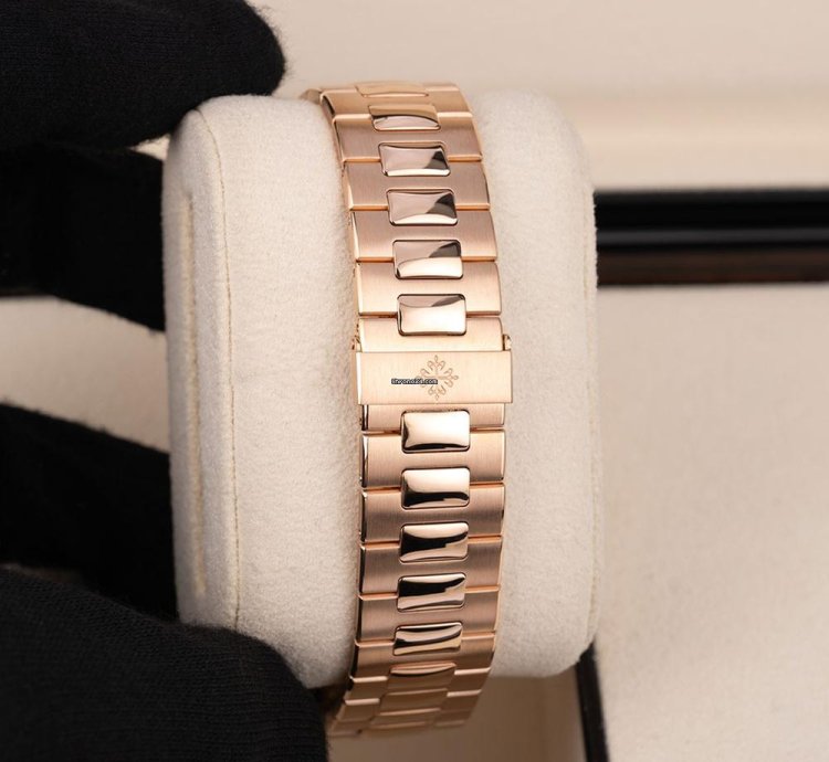 Patek Philippe Nautilus 5980 1r-001 18k Rose Gold Black Dial 40 Mm