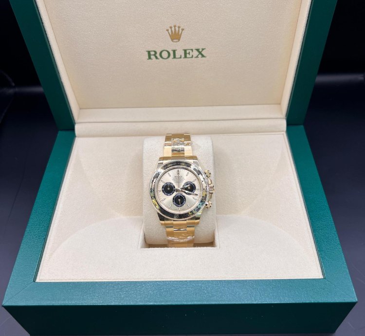 Rolex Daytona Cosmograph Daytona Yellow Gold Champagne Black Dial New Ref