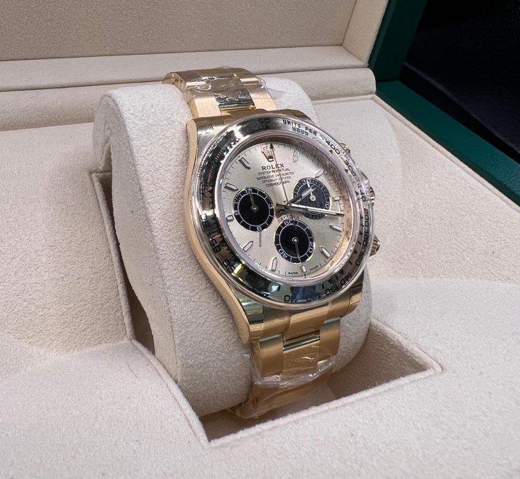 Rolex Daytona Cosmograph Daytona Yellow Gold Champagne Black Dial New Ref