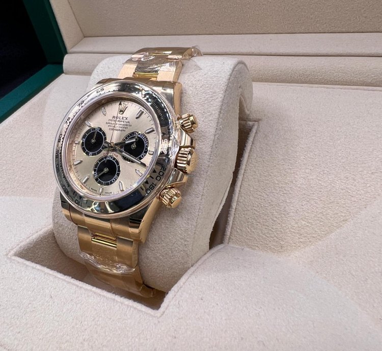 Rolex Daytona Cosmograph Daytona Yellow Gold Champagne Black Dial New Ref