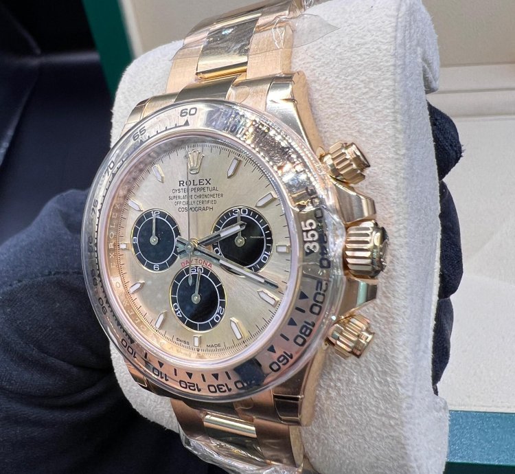 Rolex Daytona Cosmograph Daytona Yellow Gold Champagne Black Dial New Ref
