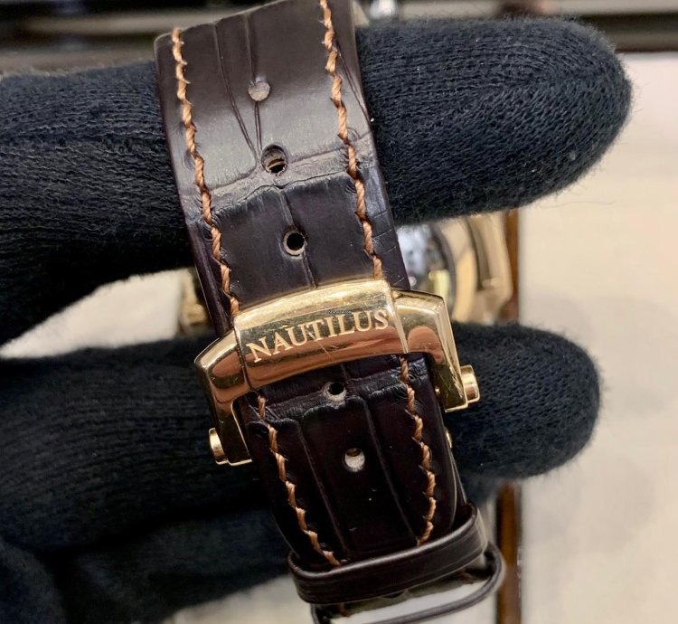 Patek Philippe Nautilus 5980 1r-001 Chocolate 2011 Extrait Archive
