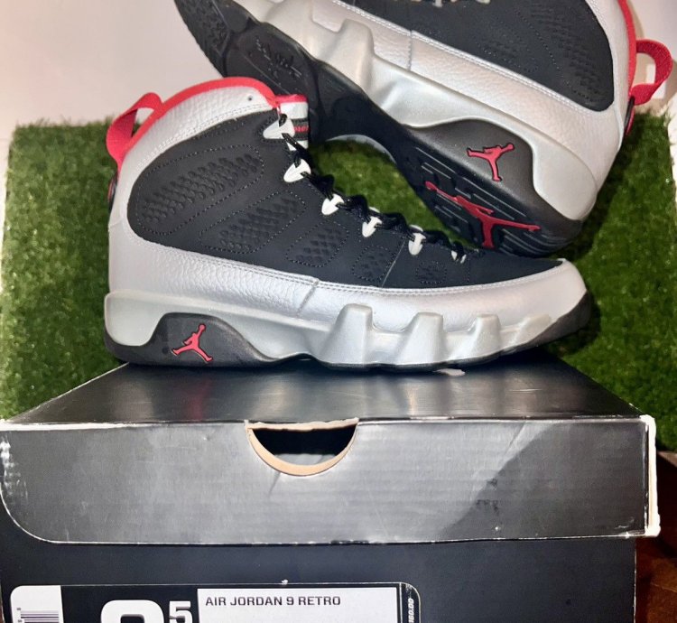 Air Jordan 9 Retro Johnny Kilroy
