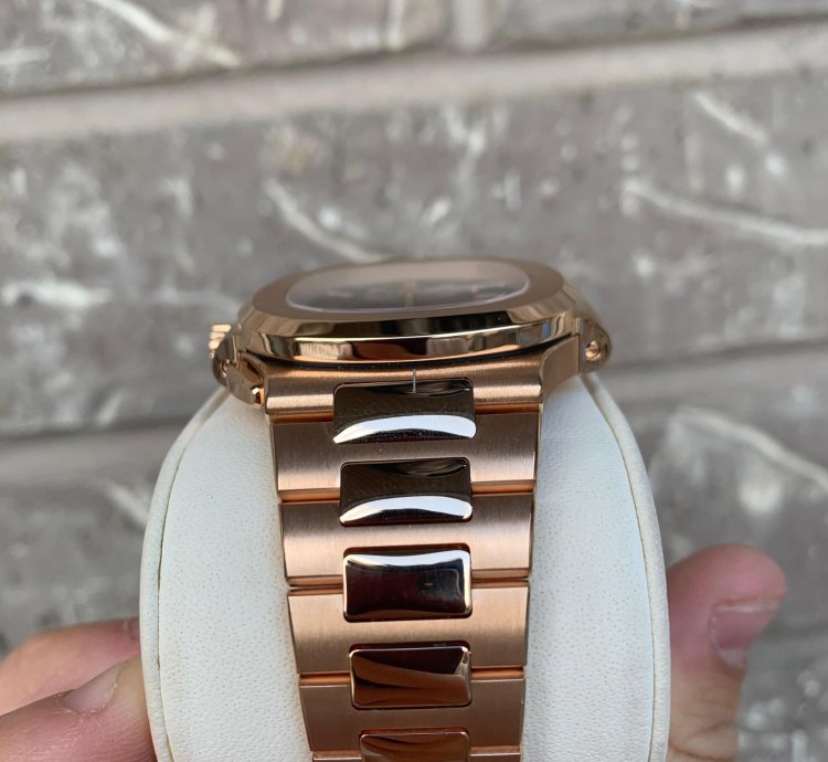 Patek Philippe Nautilus 5980 1r-001 Rose Gold Black Nautilus