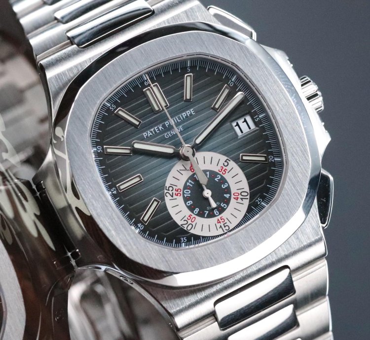 Patek Philippe Nautilus 5980 Complete Set Gradient Blue Dial Steel Bracelet 5980 1a-001 Steel